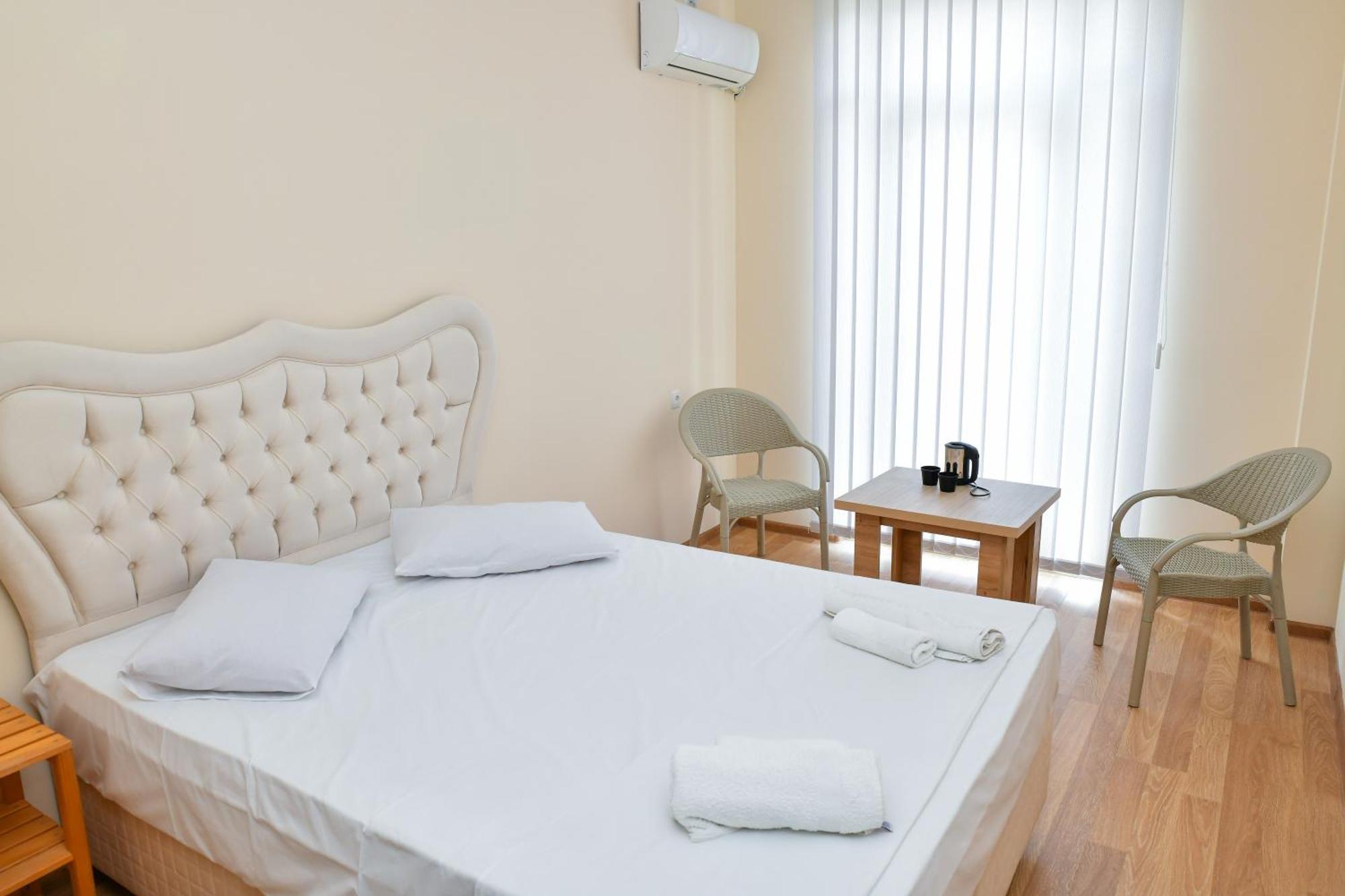 Just Inn Kutaisi Luaran gambar