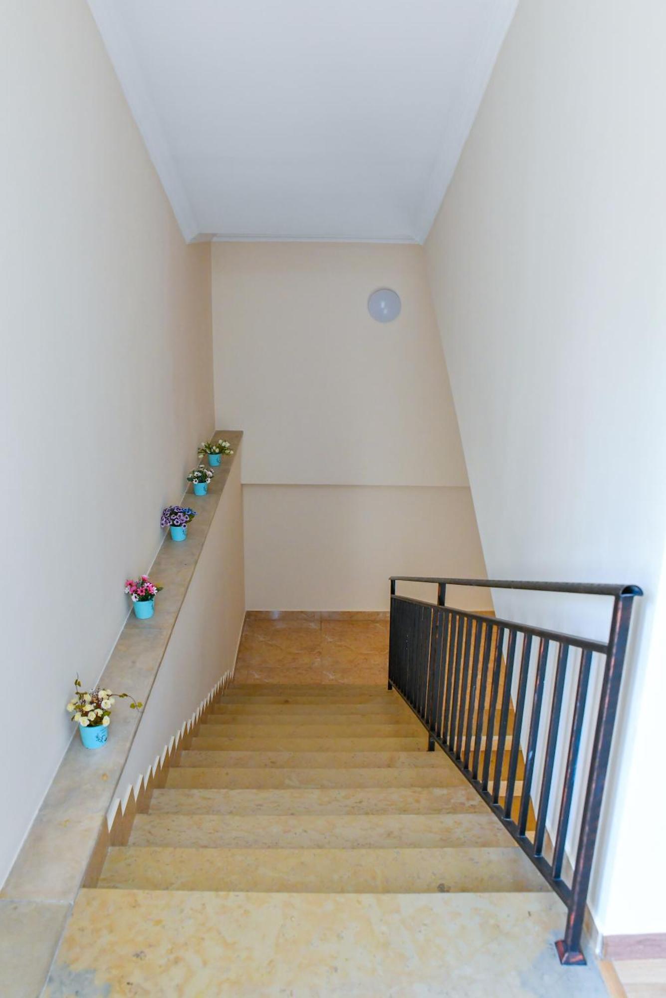 Just Inn Kutaisi Luaran gambar