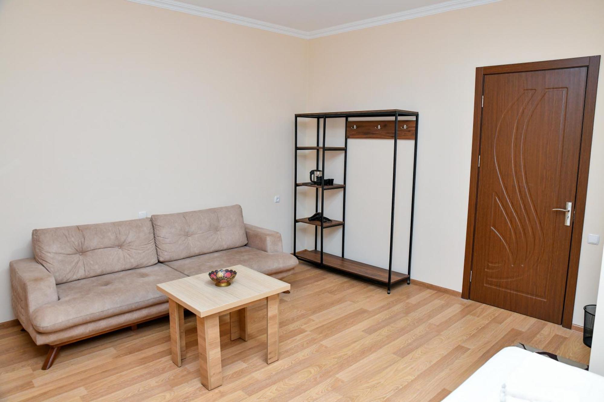 Just Inn Kutaisi Luaran gambar
