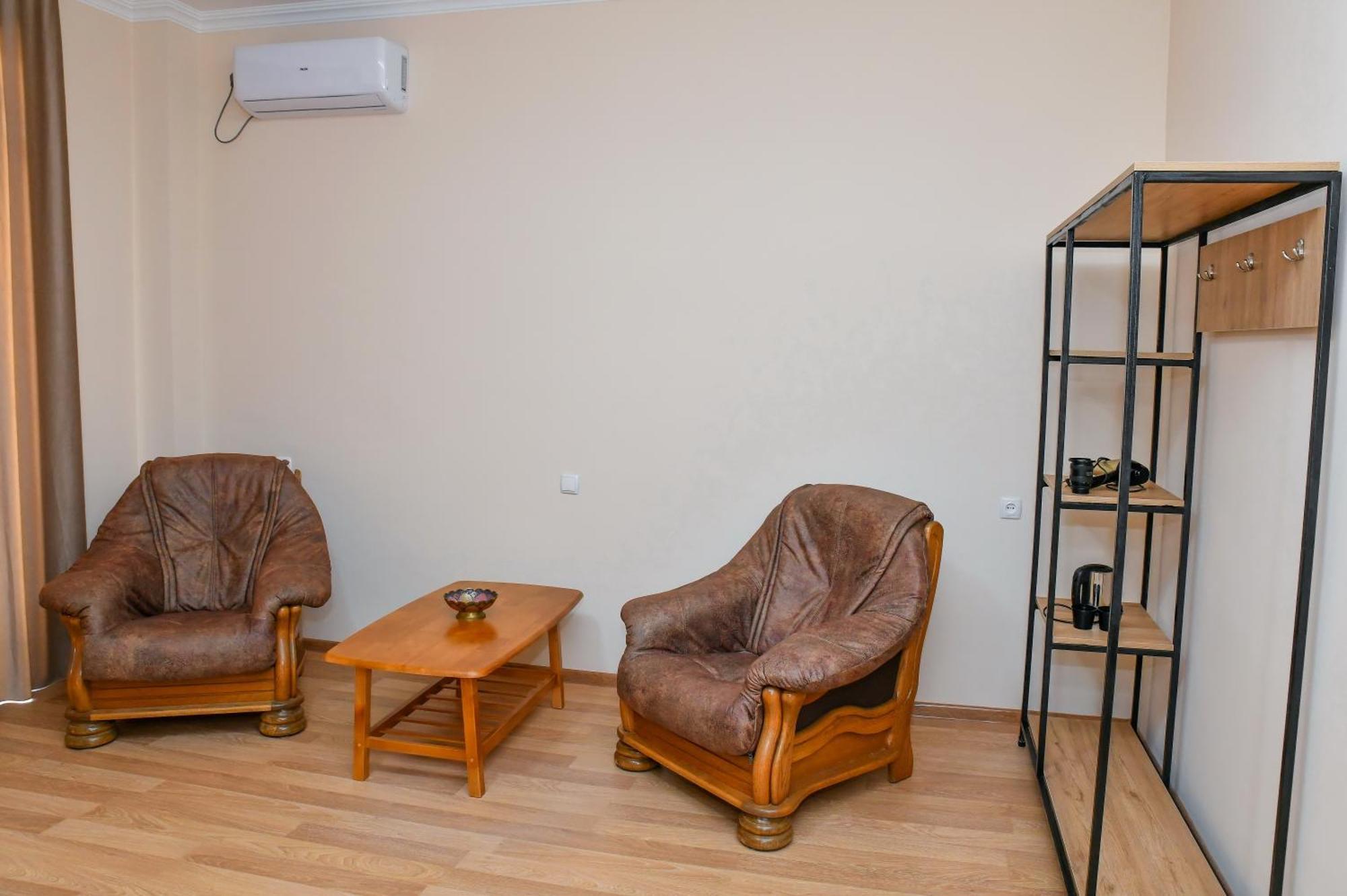 Just Inn Kutaisi Luaran gambar