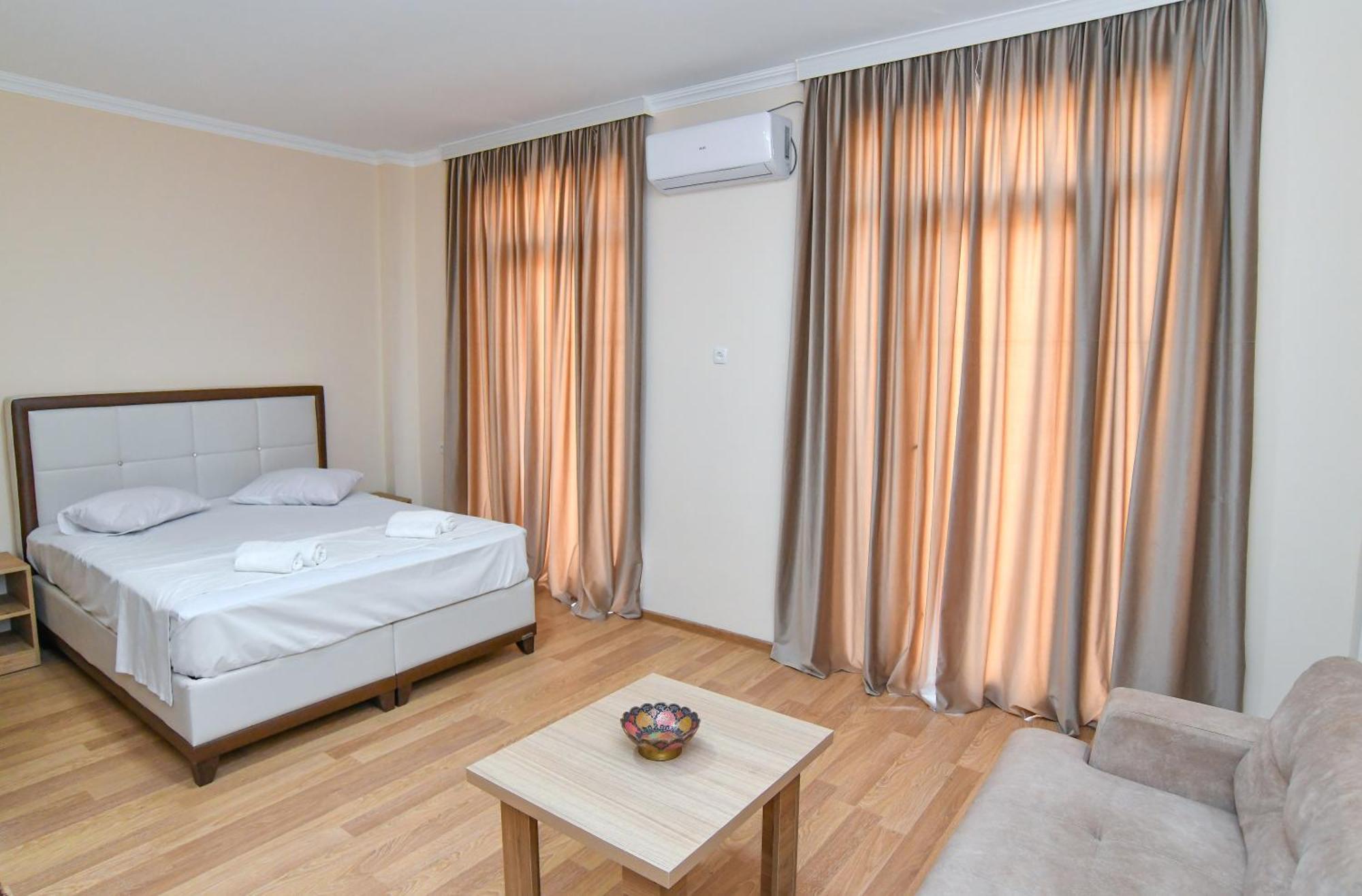 Just Inn Kutaisi Luaran gambar