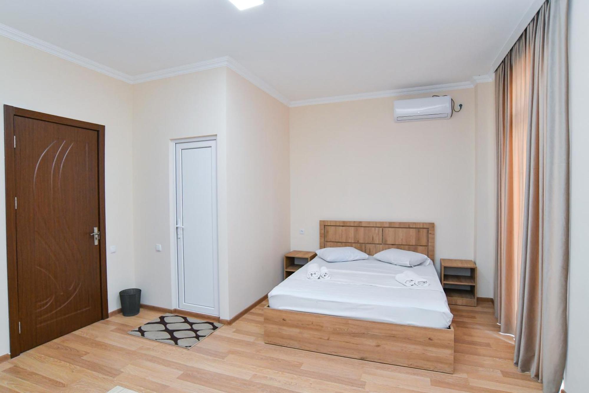 Just Inn Kutaisi Luaran gambar