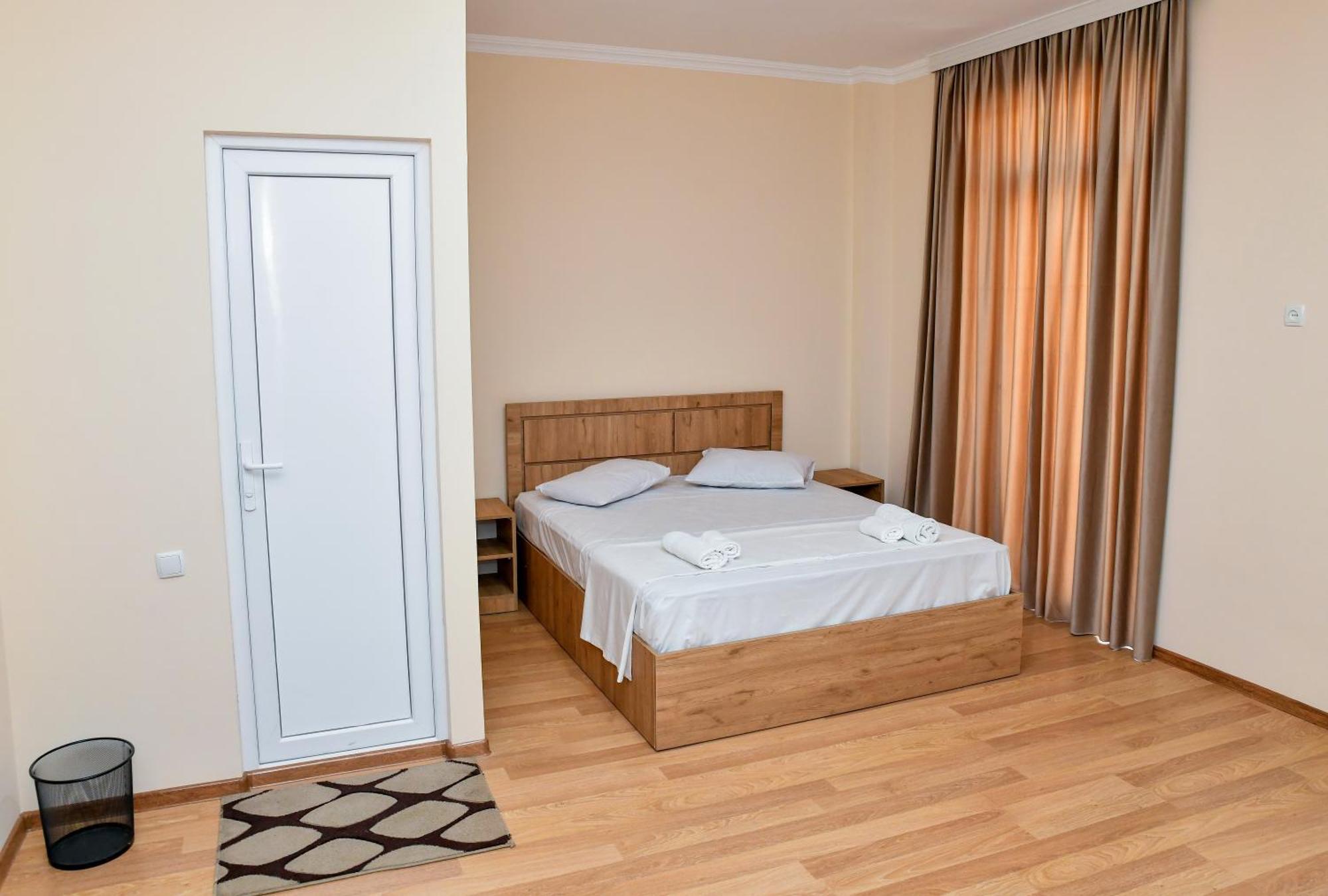 Just Inn Kutaisi Luaran gambar