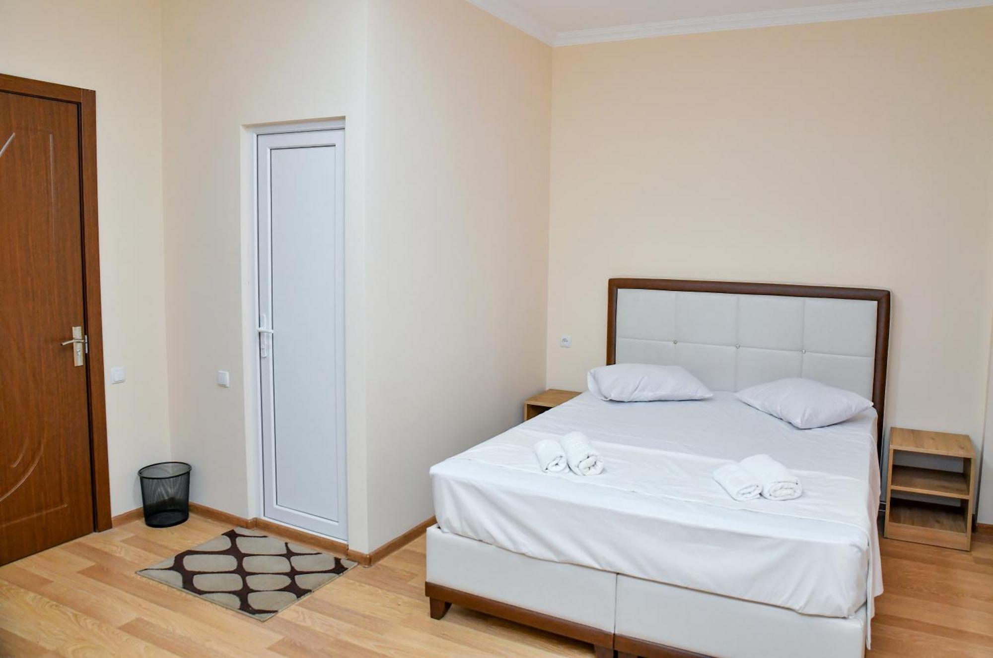 Just Inn Kutaisi Luaran gambar
