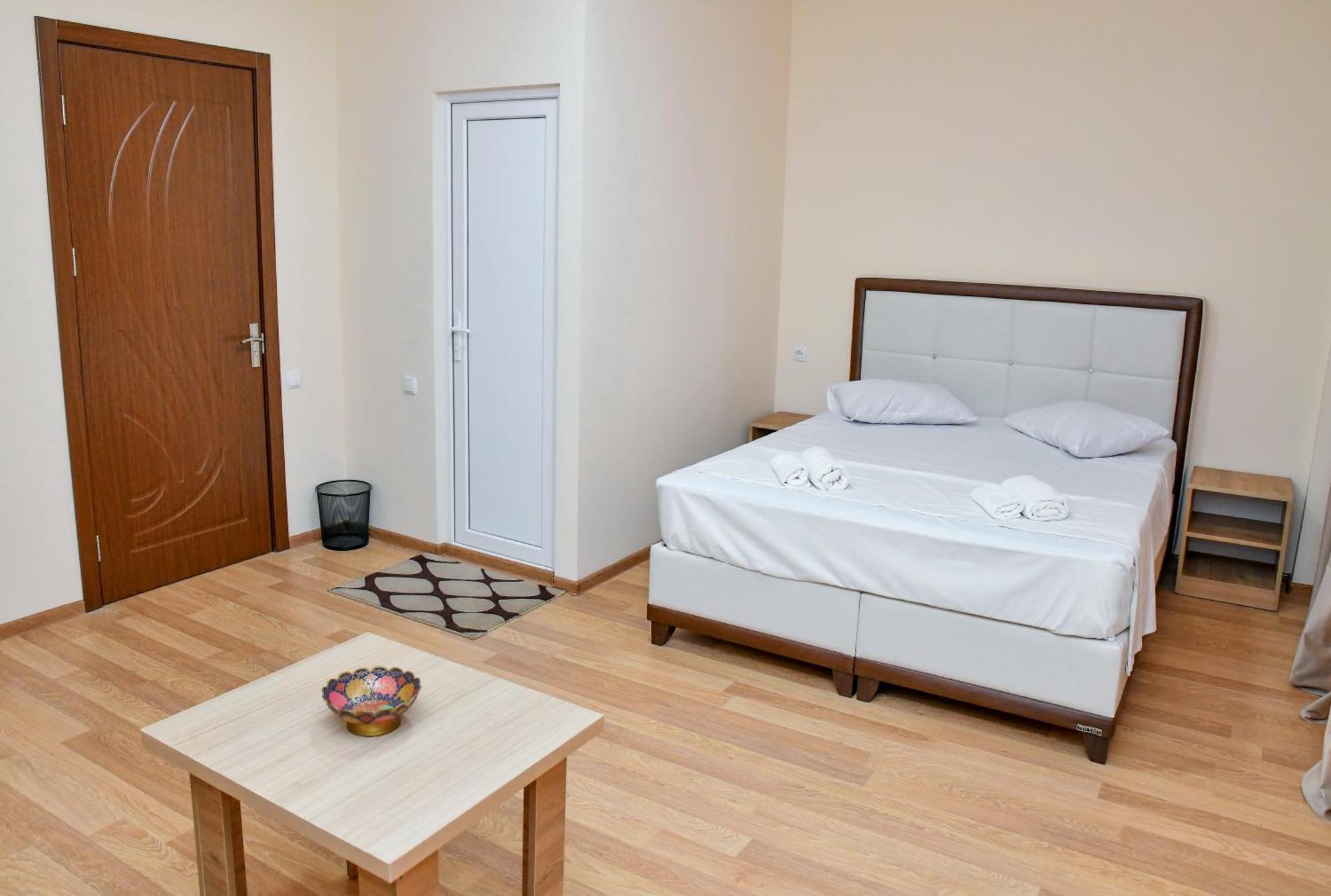 Just Inn Kutaisi Luaran gambar