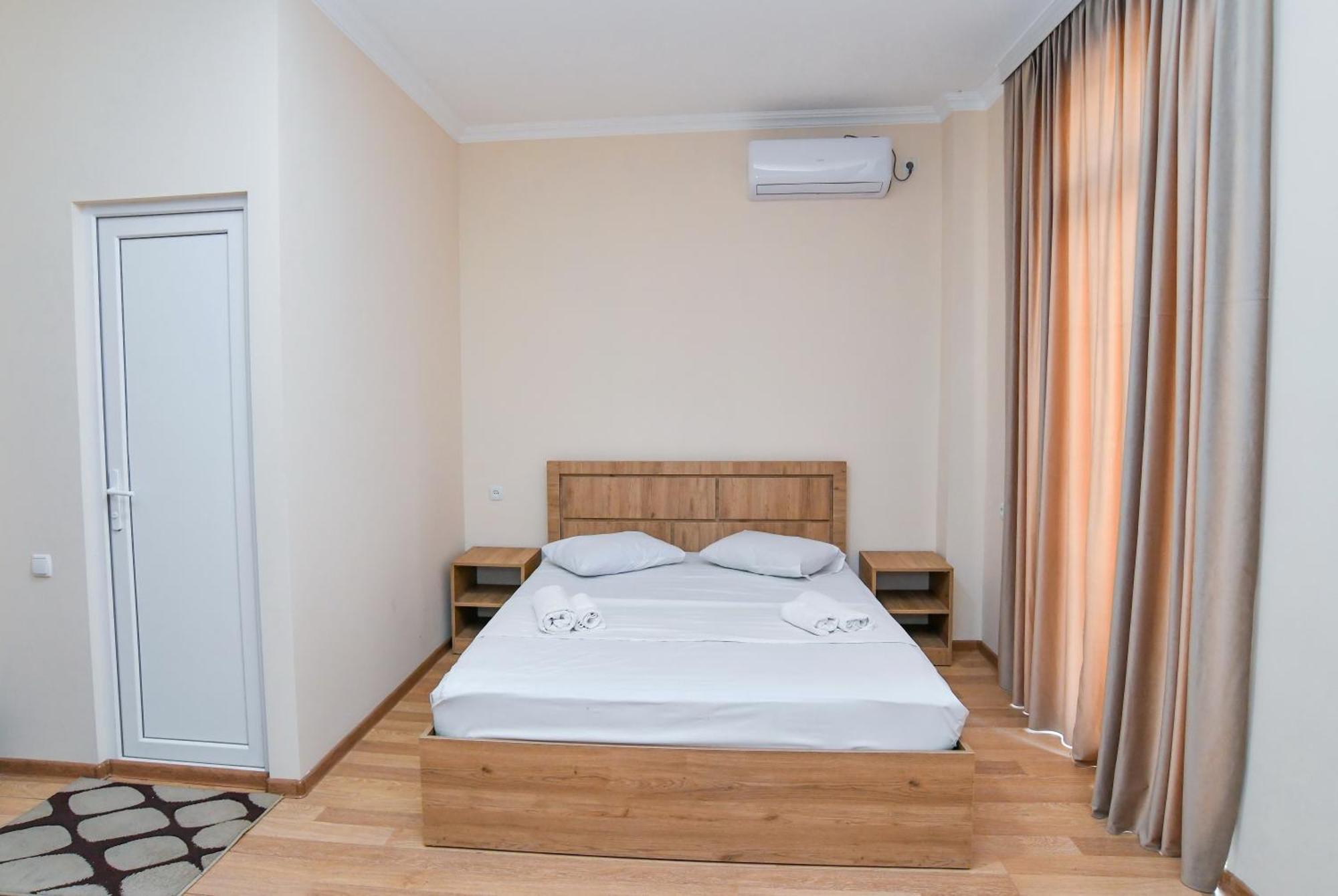 Just Inn Kutaisi Luaran gambar