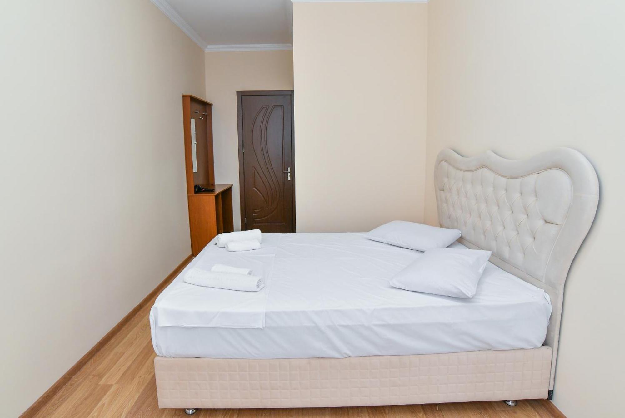 Just Inn Kutaisi Luaran gambar