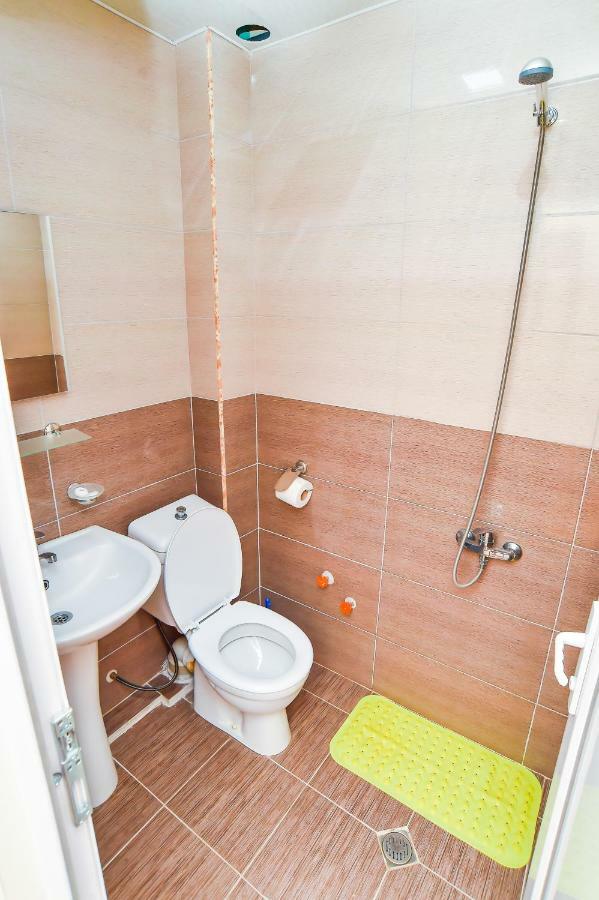 Just Inn Kutaisi Luaran gambar